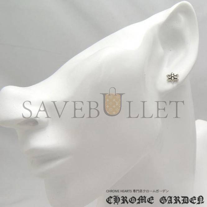 Ch**me He**ts cut out star earring