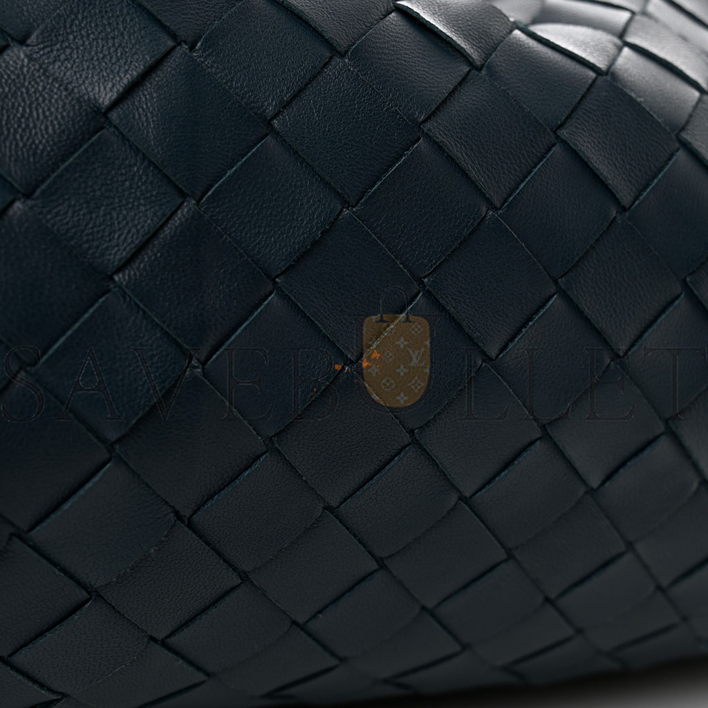 bo*te*ga Ve*ne*ta nappa maxi intrecciato the pouch oversized clutch deep blue 1313552 (37*22*8)