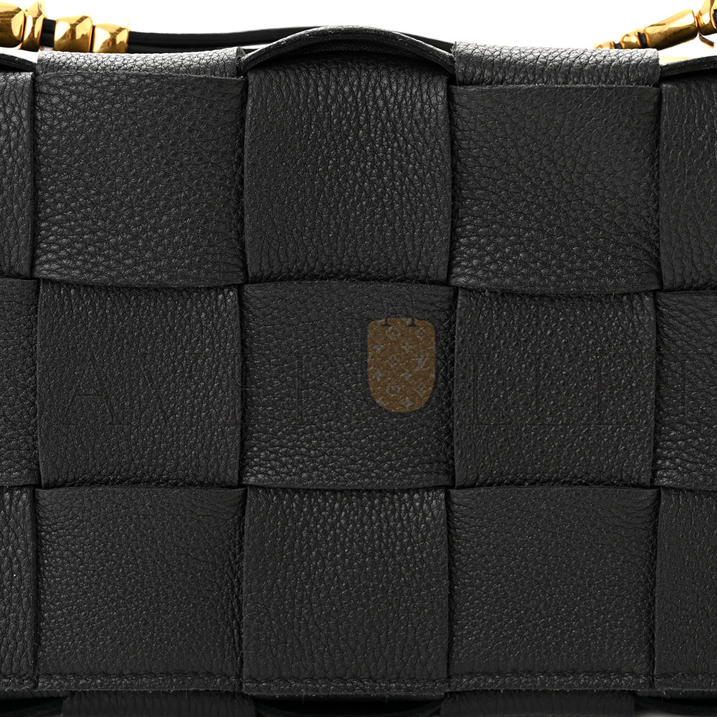 bo*te*ga Ve*ne*ta grained calfskin maxi intrecciato cassette crossbody bag black (23*15*5.5cm)