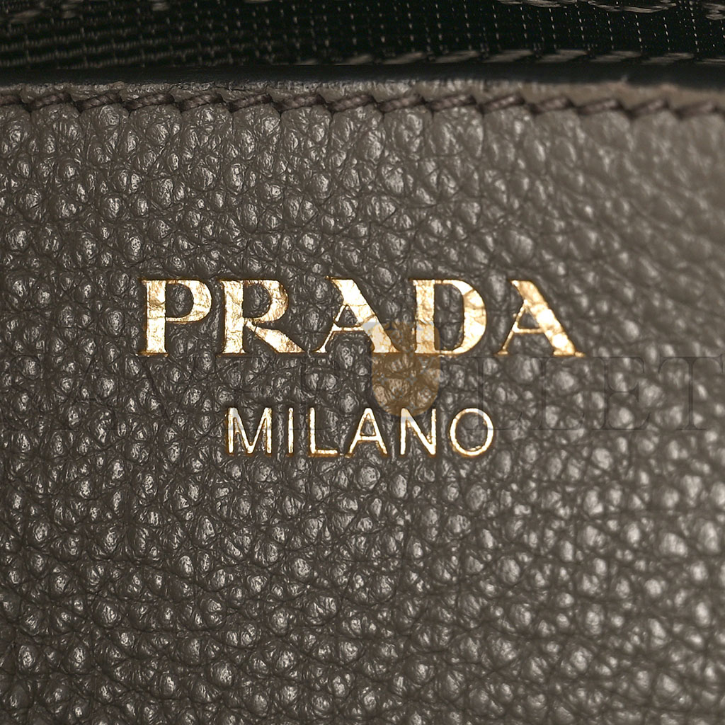 Pra*a vitello phenix double zip crossbody bag argilla (24*17*2cm)