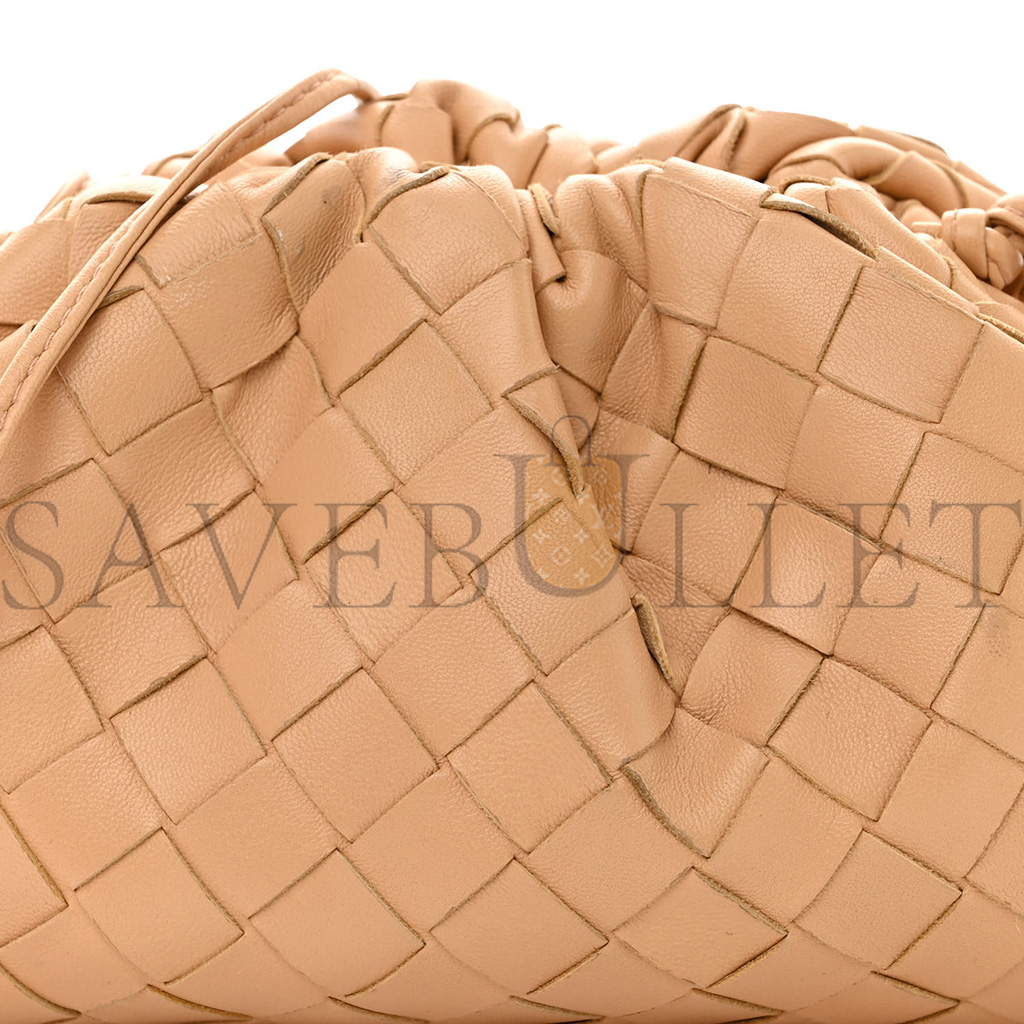 bo*te*ga Ve*ne*ta nappa intrecciato the mini pouch almond (22*13*6cm)