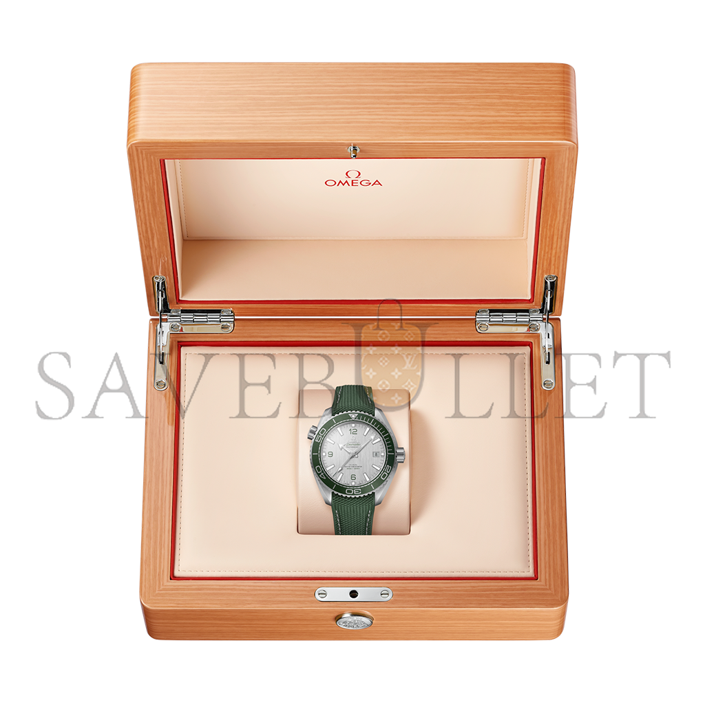 Om**a seamaster planet ocean 600m watch 215.32.44.21.06.001