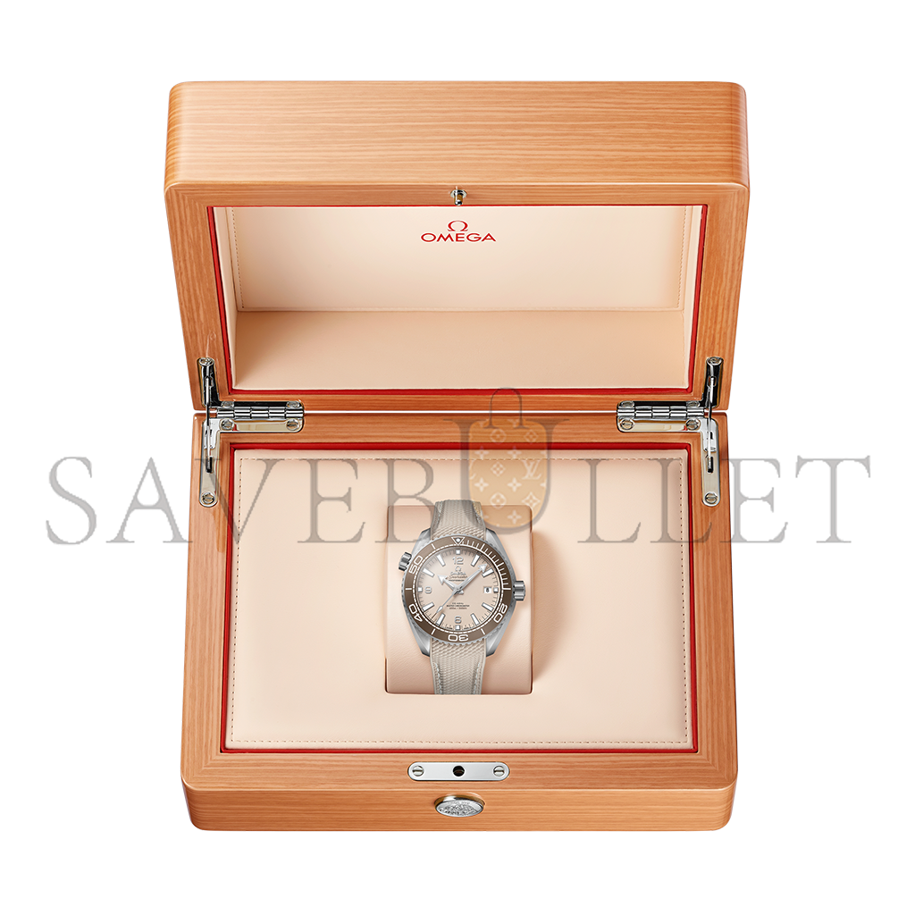 Om**a seamaster planet ocean 600m watch 215.32.44.21.09.001