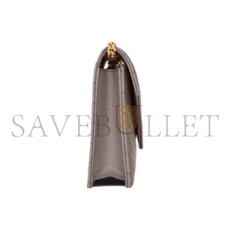 Y51 cassandre matelassÉ envelope chain wallet in grain de poudre embossed leather 742920bow011202 (19*12.5*3.5cm)