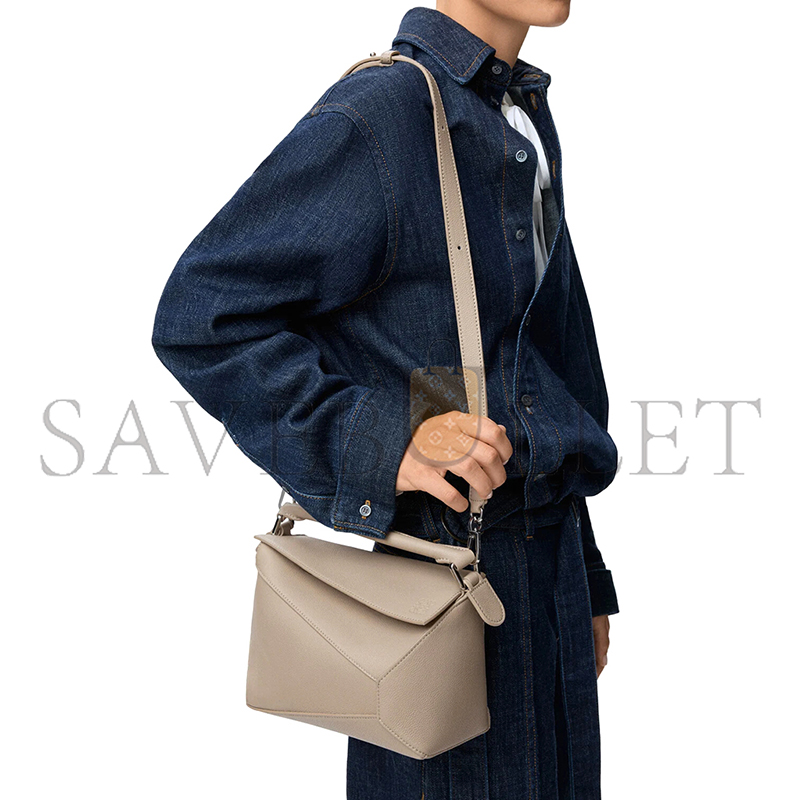 L0ew* small puzzle edge bag in soft grained calfskin a510p60xaw (24*16.5*10.5cm)