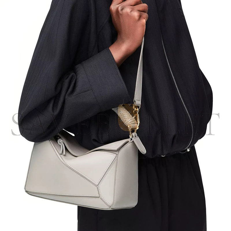 L0ew* small puzzle bag in in nappa calfskin 062424 (24*16.5*10.5cm)
