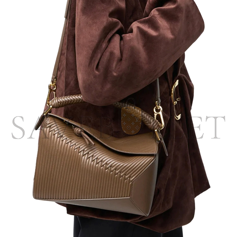 L0ew* small puzzle bag in calfskin a510p60x72-6423 (24*16.5*10.5cm)