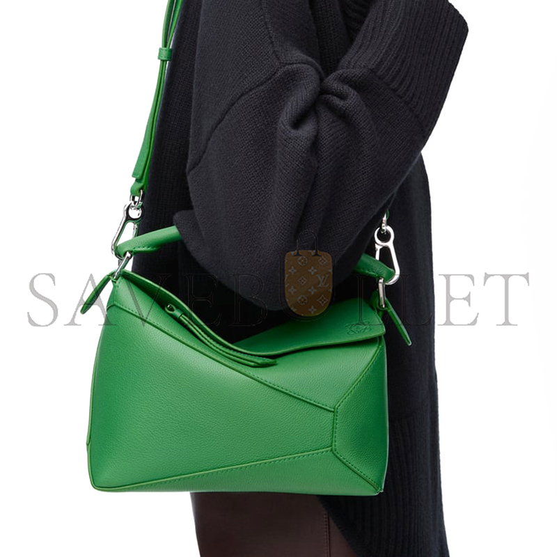 L0ew* small puzzle edge bag in soft grained calfskin a510p60x77-4748 (24*16.5*10.5cm)