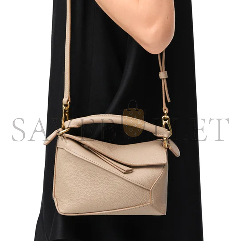 L0ew* mini puzzle edge bag in soft grained calfskin a510p60x30-2150 (18*12.5*8cm)