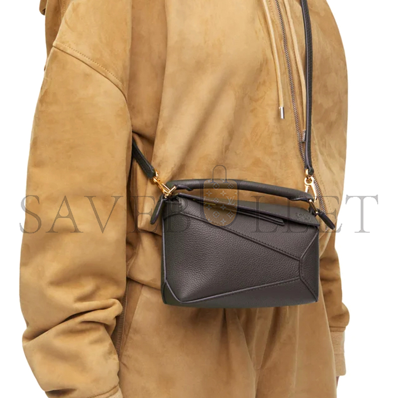 L0ew* mini puzzle edge bag in soft grained calfskin a510p88x16-1220 (18*12.5*8cm)