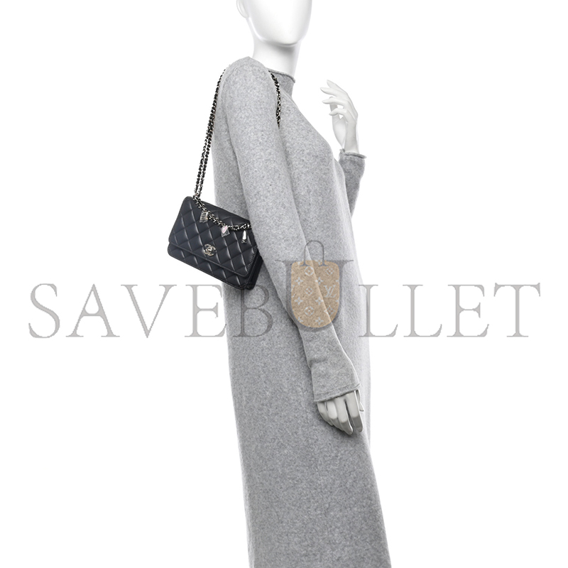 Ch**el wallet on chain with charms ap4537 (19*12*3.5cm)
