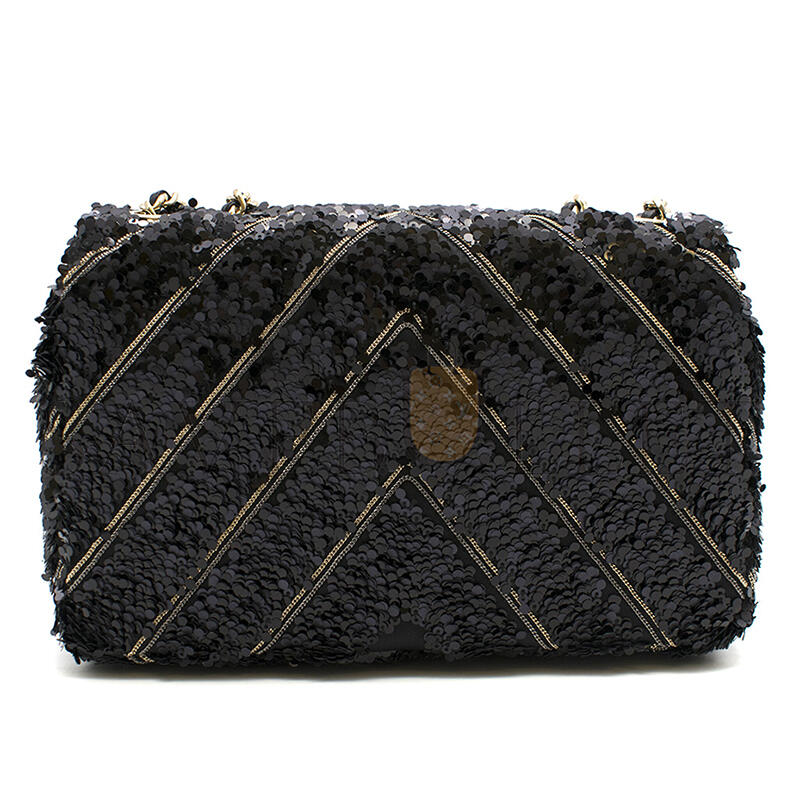 Ch**el classic flap bag in chevron chain & sequin with black calfskin lining and gold hardware (21*14*8cm)