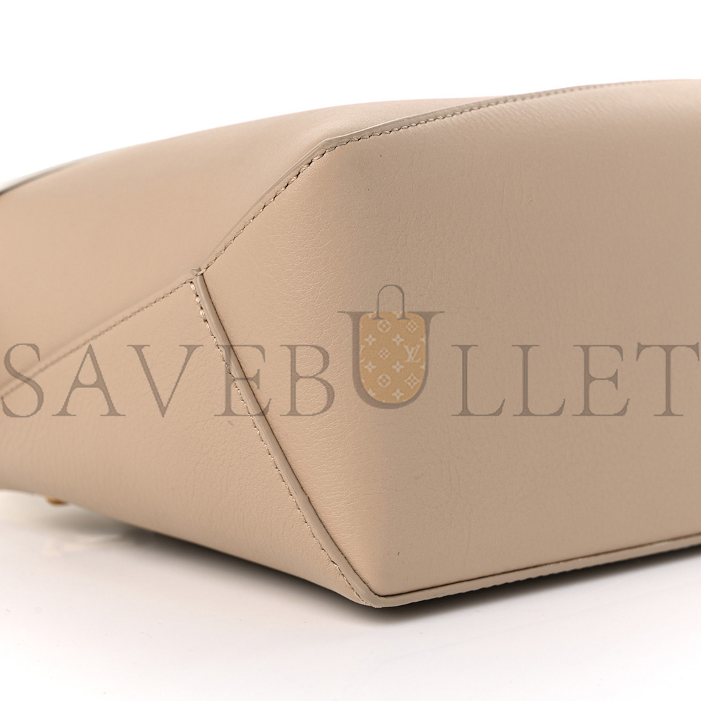 l*ew* classic calfskin small puzzle edge bag soft white paper craft (24*16.5*10.5cm)