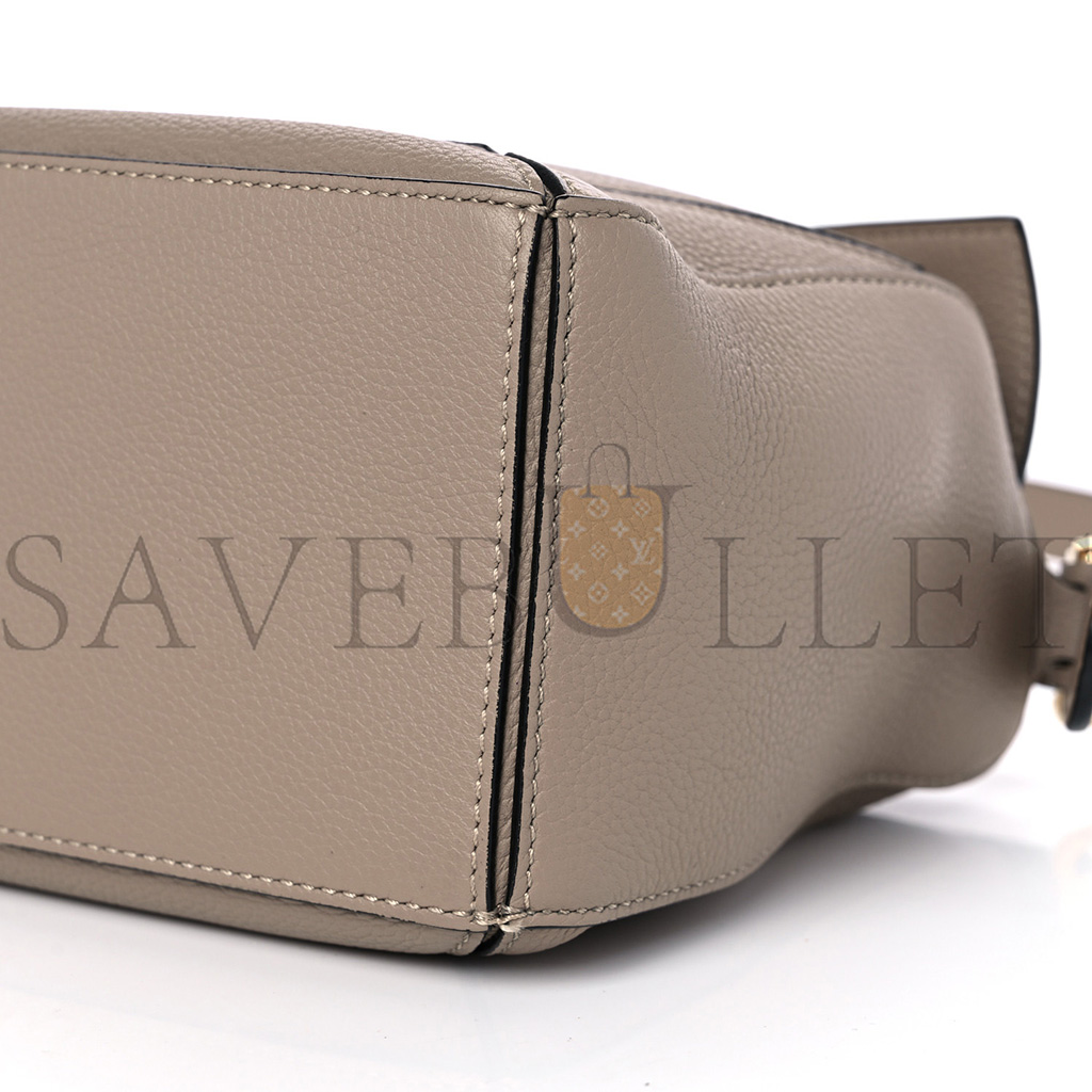 l*ew* grained calfskin small puzzle bag sand (24*16.5*10.5cm)