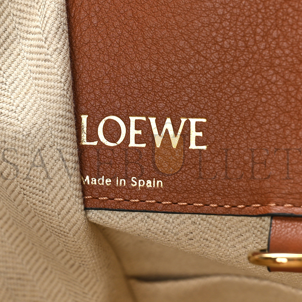 l*ew* calfskin canvas anagram small hammock shoulder bag ecru tan (30*25*13.5cm)