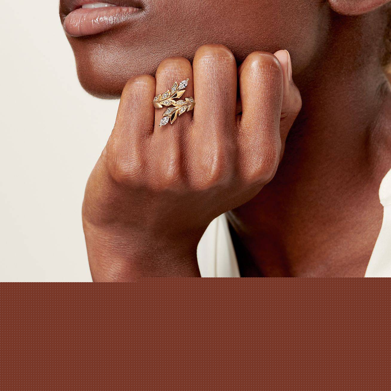 T*f*ny victoria® vine bypass ring in yellow gold with diamonds