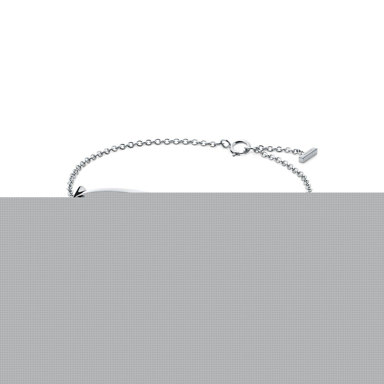 T*f*ny t smile bracelet in white gold