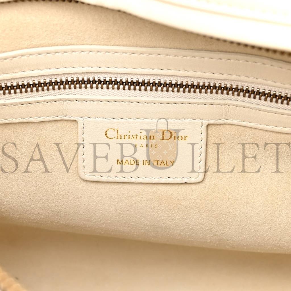 d*or lambskin cannage studded large S*pple lady d*or white (30*25*11.4cm)